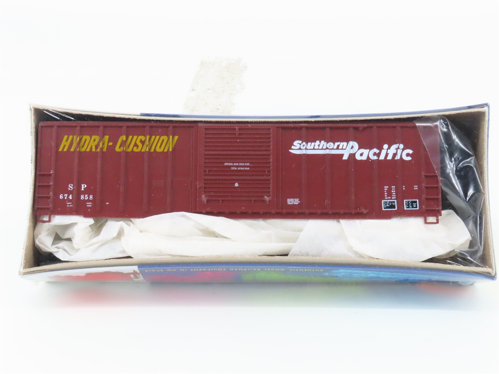 HO Roundhouse Kit 7765 SP Southern Pacific Single Door Box Car #674858 - Sealed
