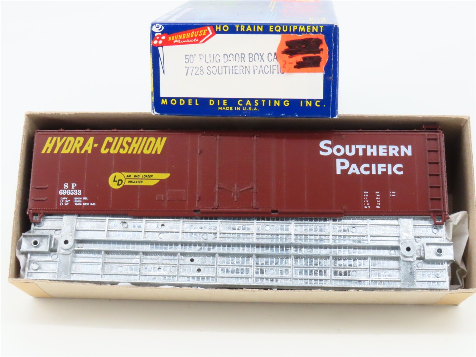 HO Scale Roundhouse Kit 7728 SP Southern Pacific 50' Plug Door Box Car #696533