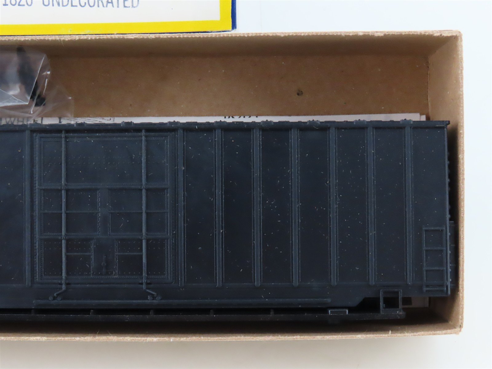 HO Scale Roundhouse Kit 1820 Undecorated 50' Hi Cube Plug Door Box Car