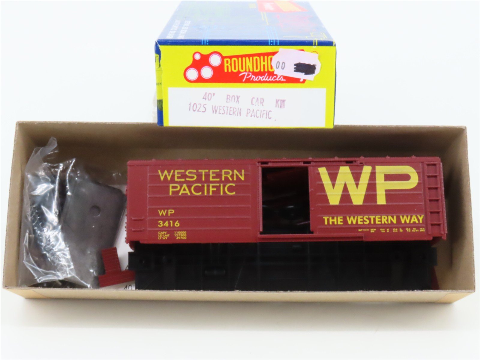 HO Scale Roundhouse Kit 1025 WP Western Pacific 40' Single Door Box Car #3416