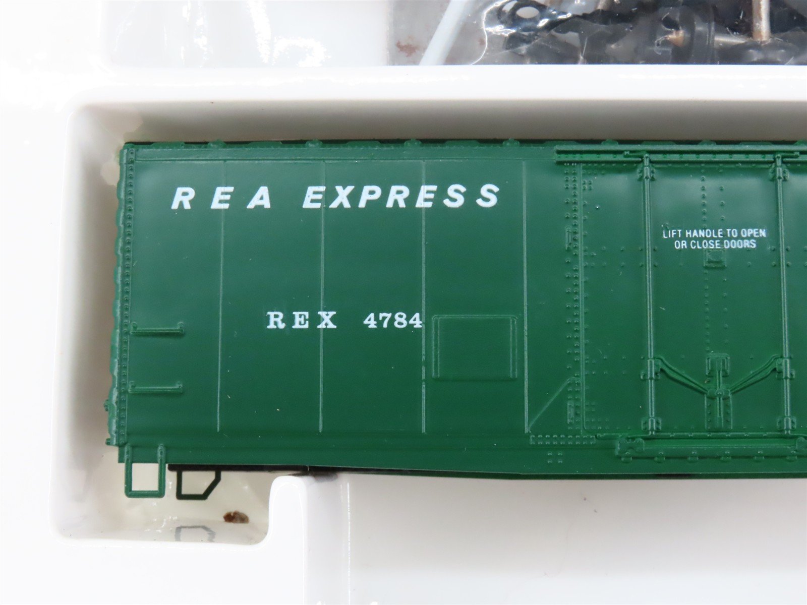 HO Scale Con-Cor Kit 0001-009458 REX Railway Express Agency Box Car #4784