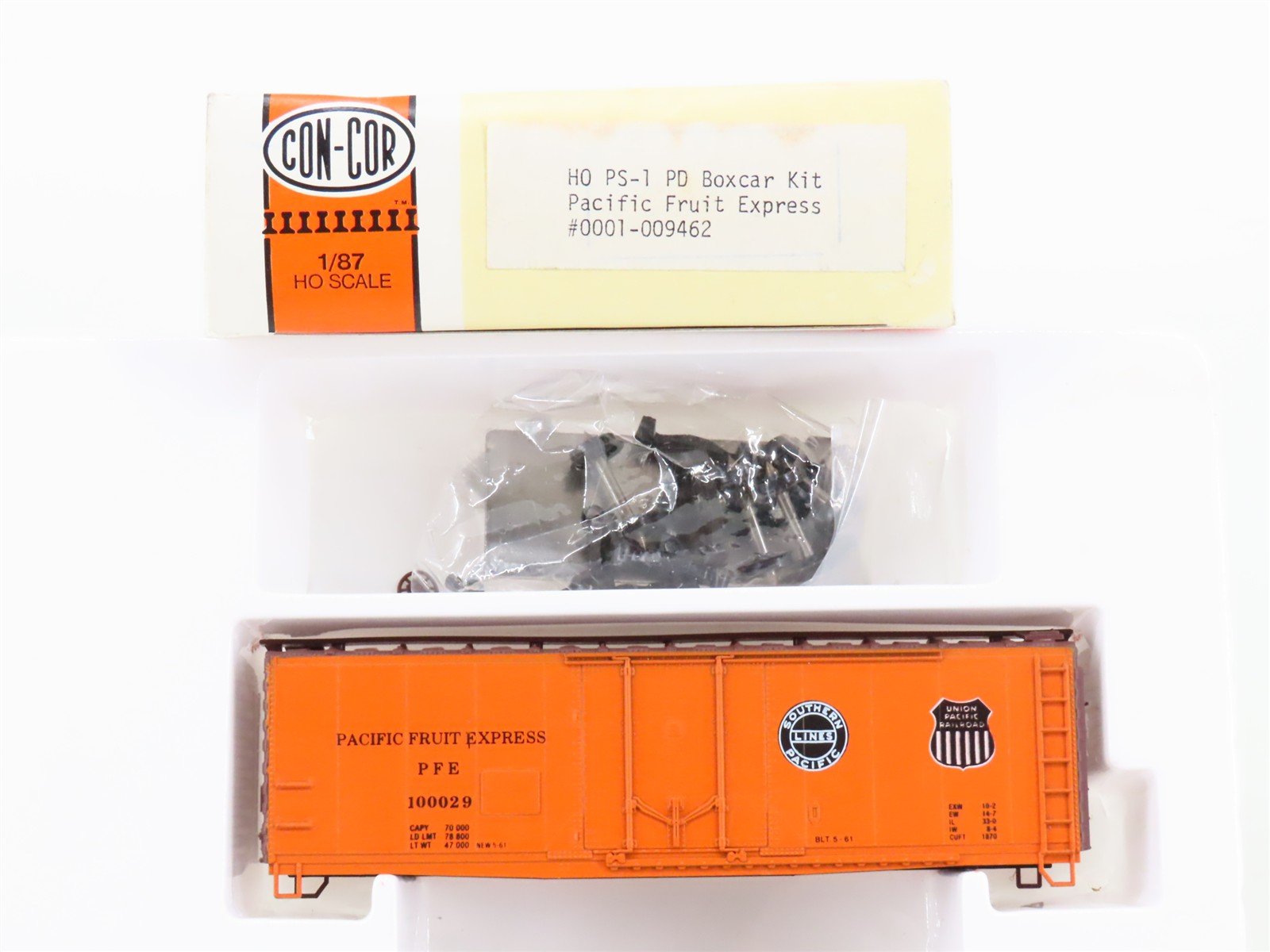 HO Con-Cor Kit 0001-009462 PFE Pacific Fruit Express Plug Door Box Car #100029