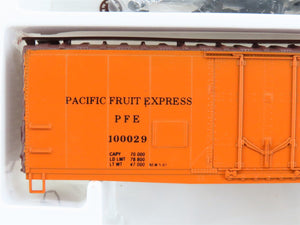 HO Con-Cor Kit 0001-009462 PFE Pacific Fruit Express Plug Door Box Car #100029