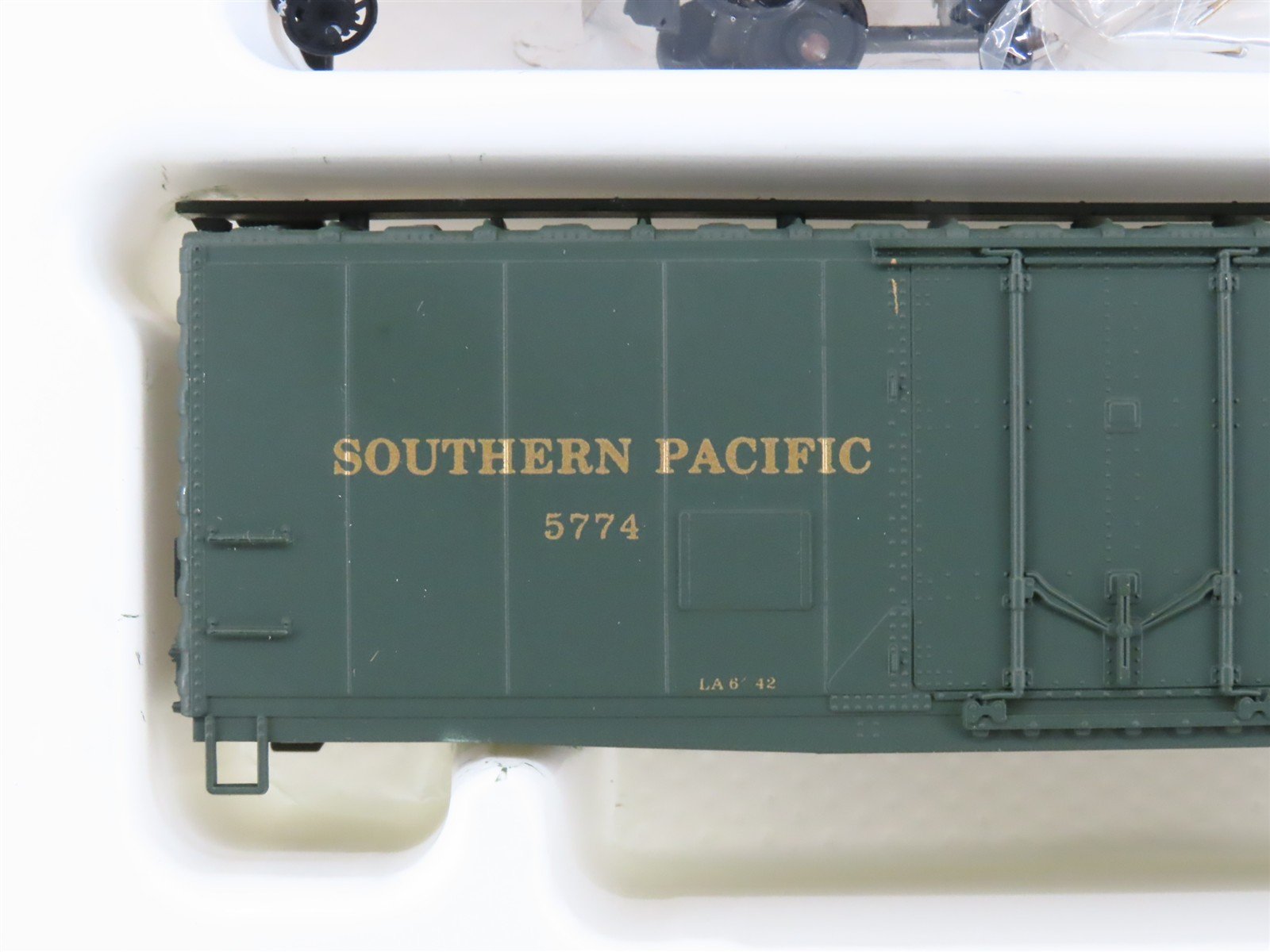 HO Scale Con-Cor Kit 0001-009469 SP Southern Pacific Express Box Car #5774