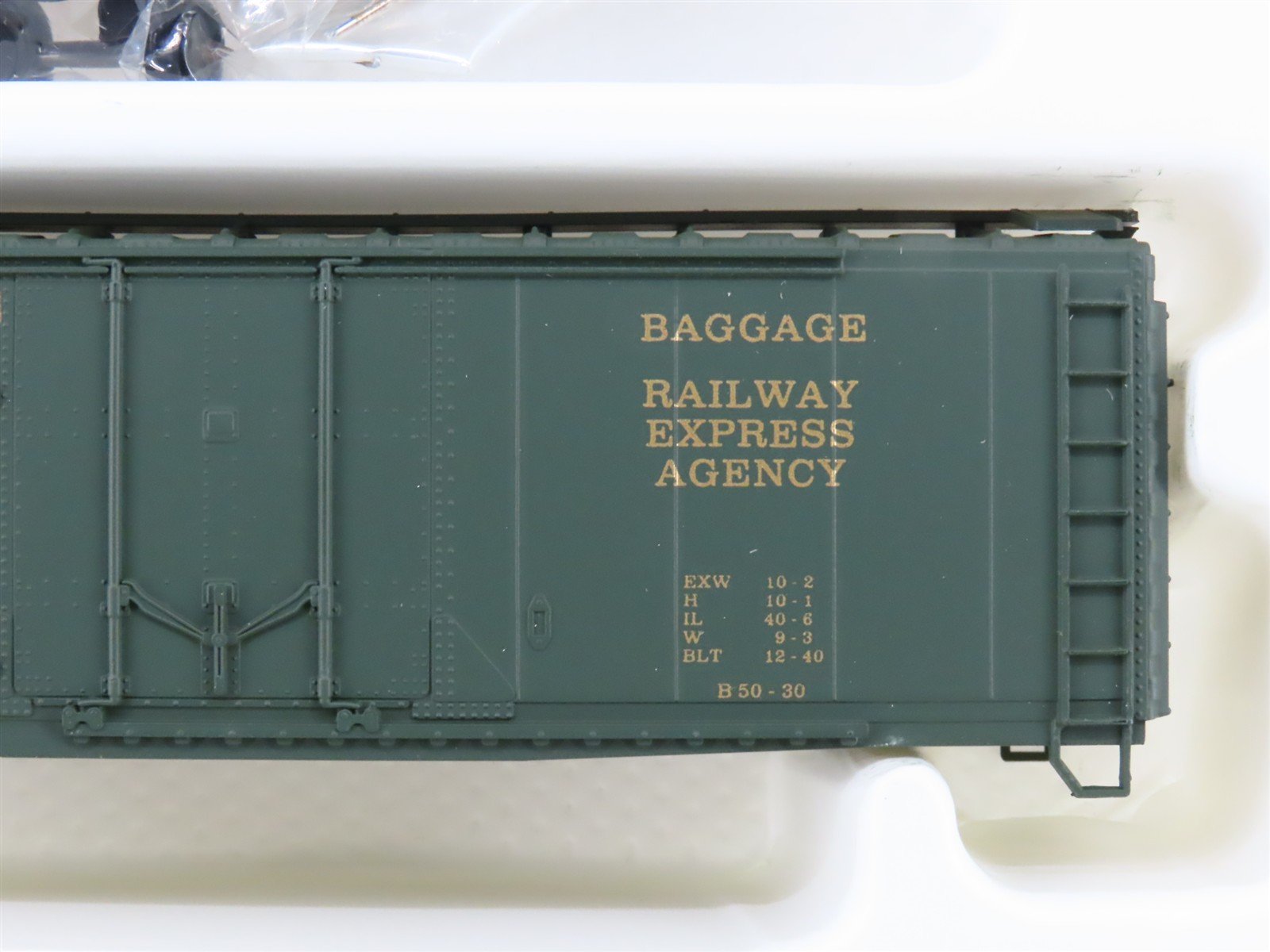 HO Scale Con-Cor Kit 0001-009469 SP Southern Pacific Express Box Car #5774