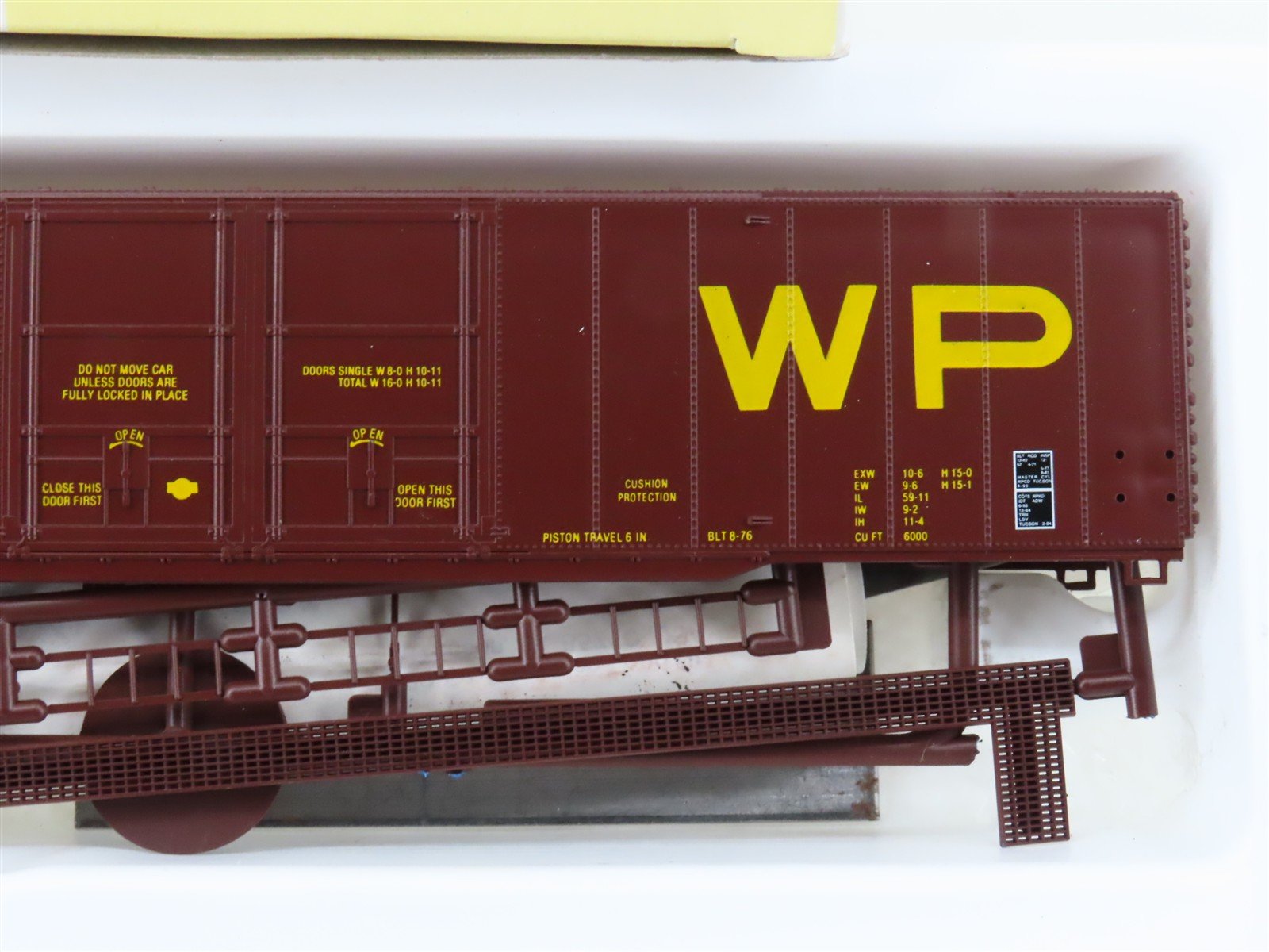 HO Scale Con-Cor Kit 001-009611 WP Western Pacific Railroad 60' Box Car #3766