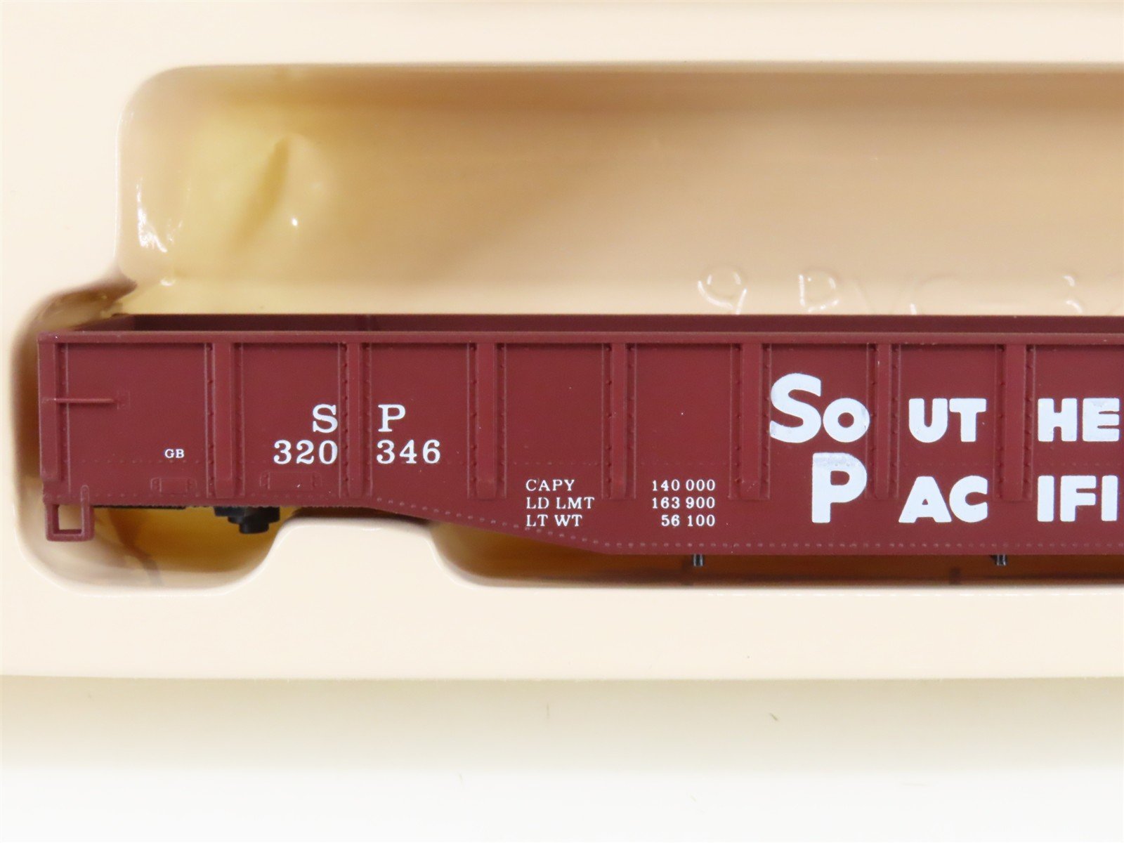 HO Scale Con-Cor Kit 0001-009004 SP Southern Pacific 54' Mill Gondola #320346