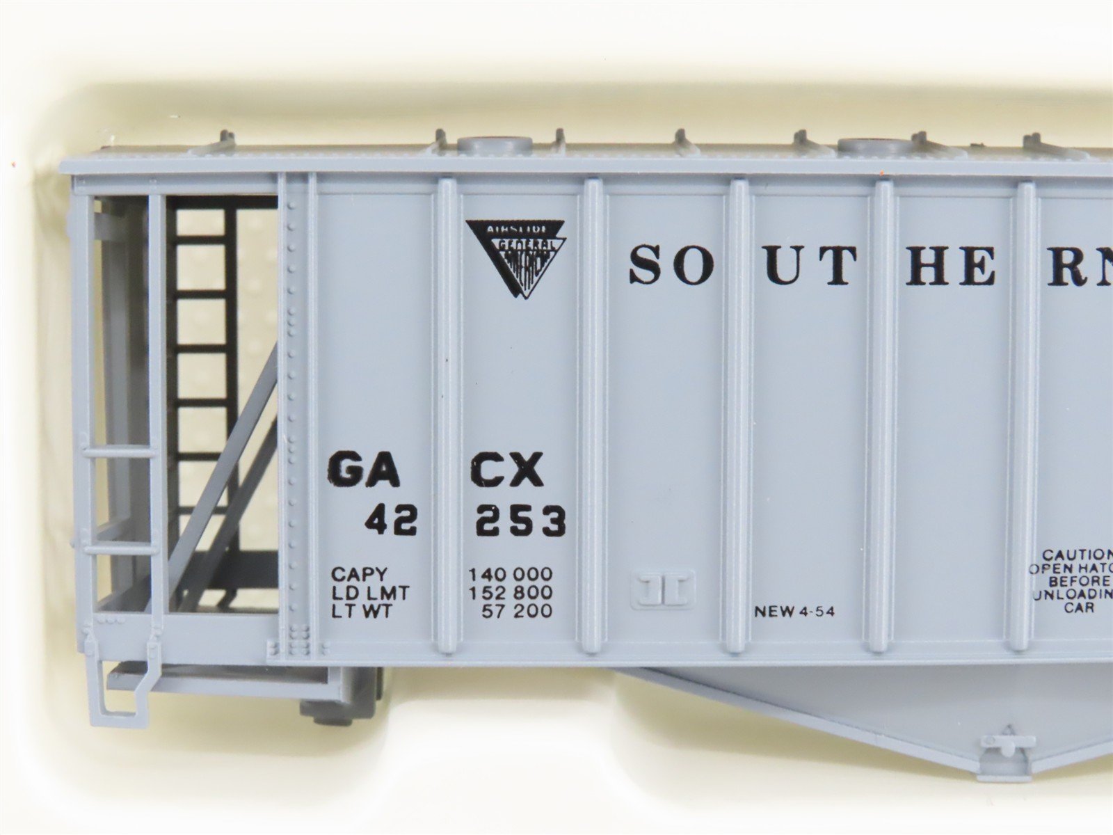 HO Con-Cor Kit 0001-009703-3 GACX SP Southern Pacific 40' Airslide Hopper #42253