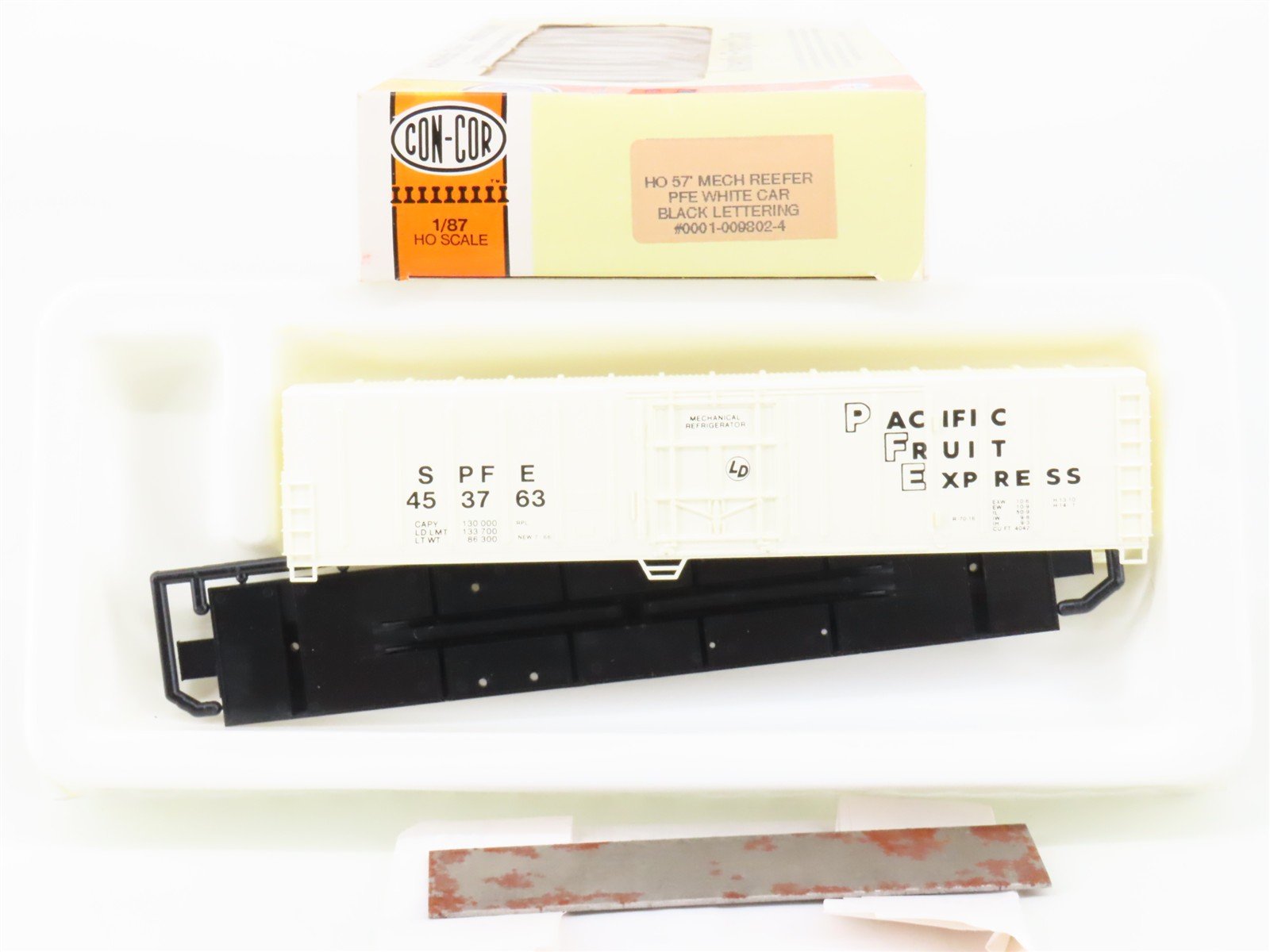 HO Scale Con-Cor Kit 0001-009802-4 SPFE Pacific Fruit Express 57' Reefer #453763