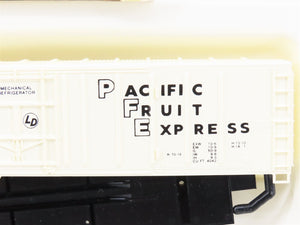 HO Scale Con-Cor Kit 0001-009802-4 SPFE Pacific Fruit Express 57' Reefer #453763