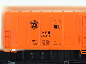 HO Scale Con-Cor Kit 0001-009801-4 PFE Pacific Fruit Express 57' Reefer #454510