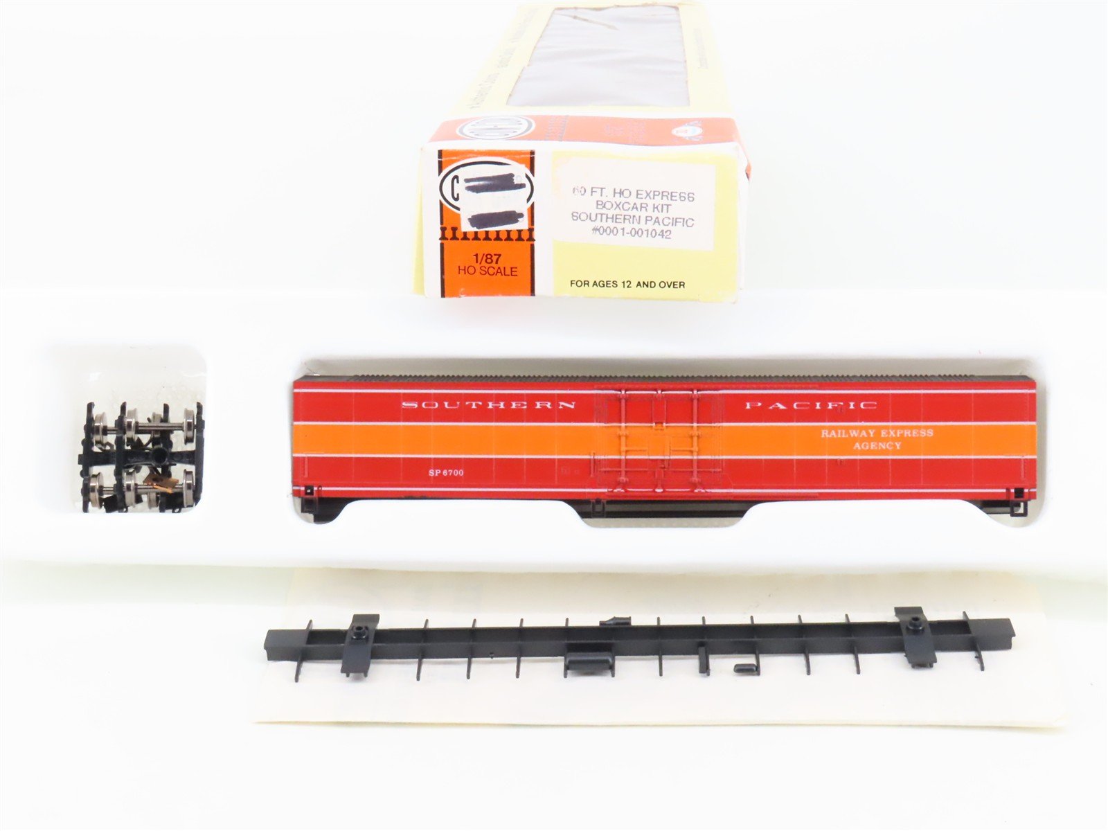 HO Scale Con-Cor Kit 0001-001042 SP Southern Pacific 60' Express Box Car #6700