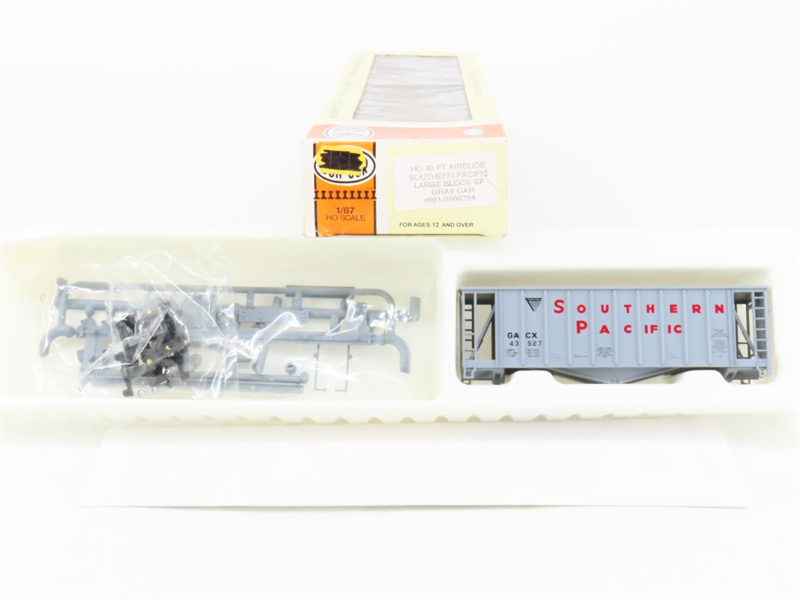 HO Con-Cor Kit 001-0009704 GACX SP Southern Pacific 40' Airslide Hopper #43527