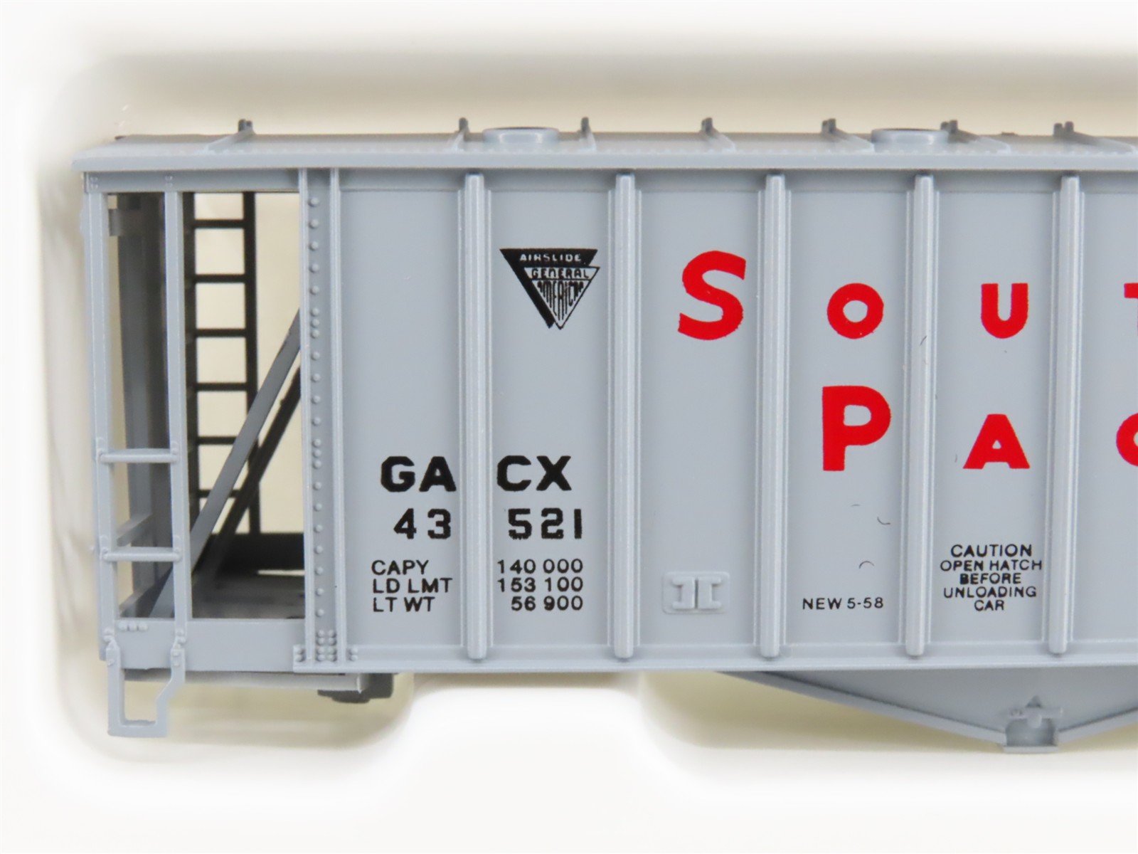HO Con-Cor Kit 0001-09704-2 GACX SP Southern Pacific 40' Airslide Hopper #43521
