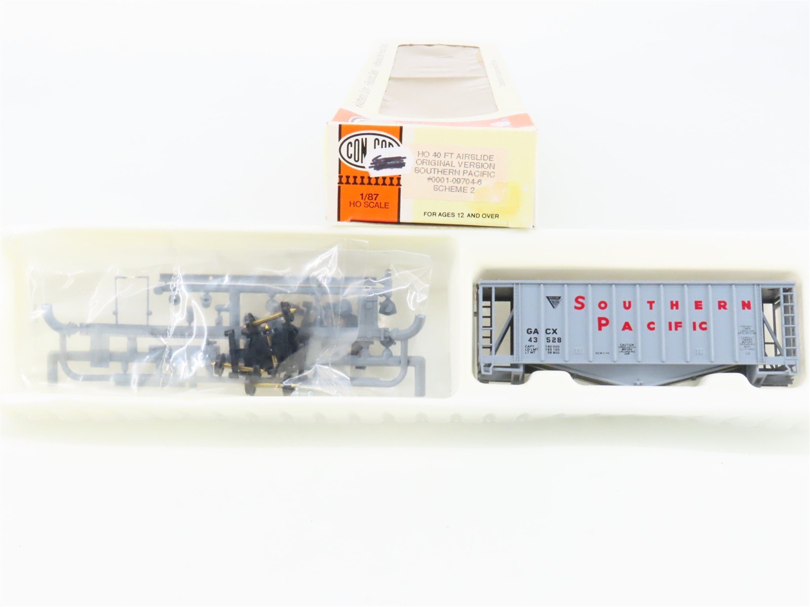 HO Con-Cor Kit 0001-09704-6 GACX SP Southern Pacific 40' Airslide Hopper #43528