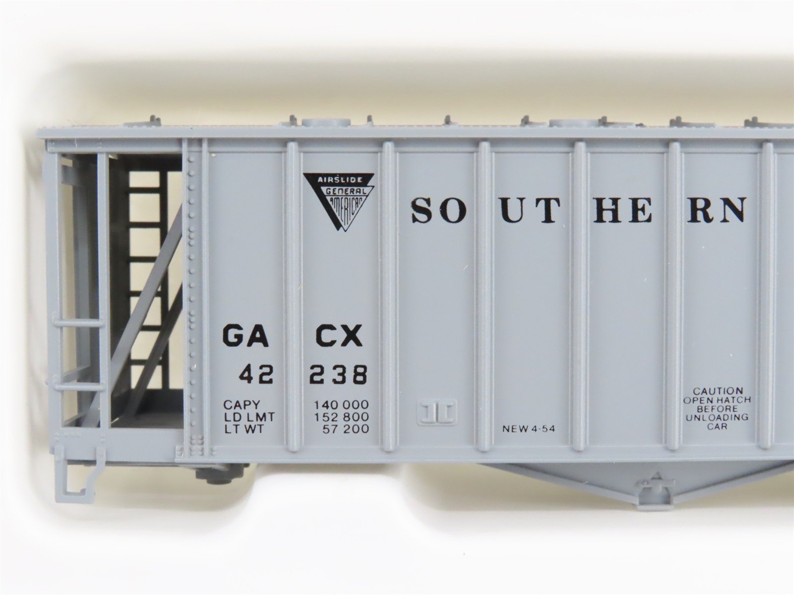 HO Con-Cor Kit 001-0009703-2 GACX SP Southern Pacific 40' Airslide Hopper #42238