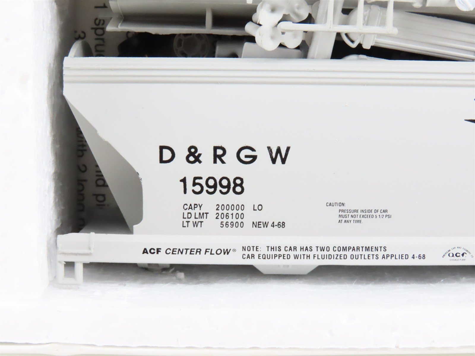 HO Scale McKean Models Kit 1301 D&RGW Rio Grande 2-Bay Covered Hopper #15998