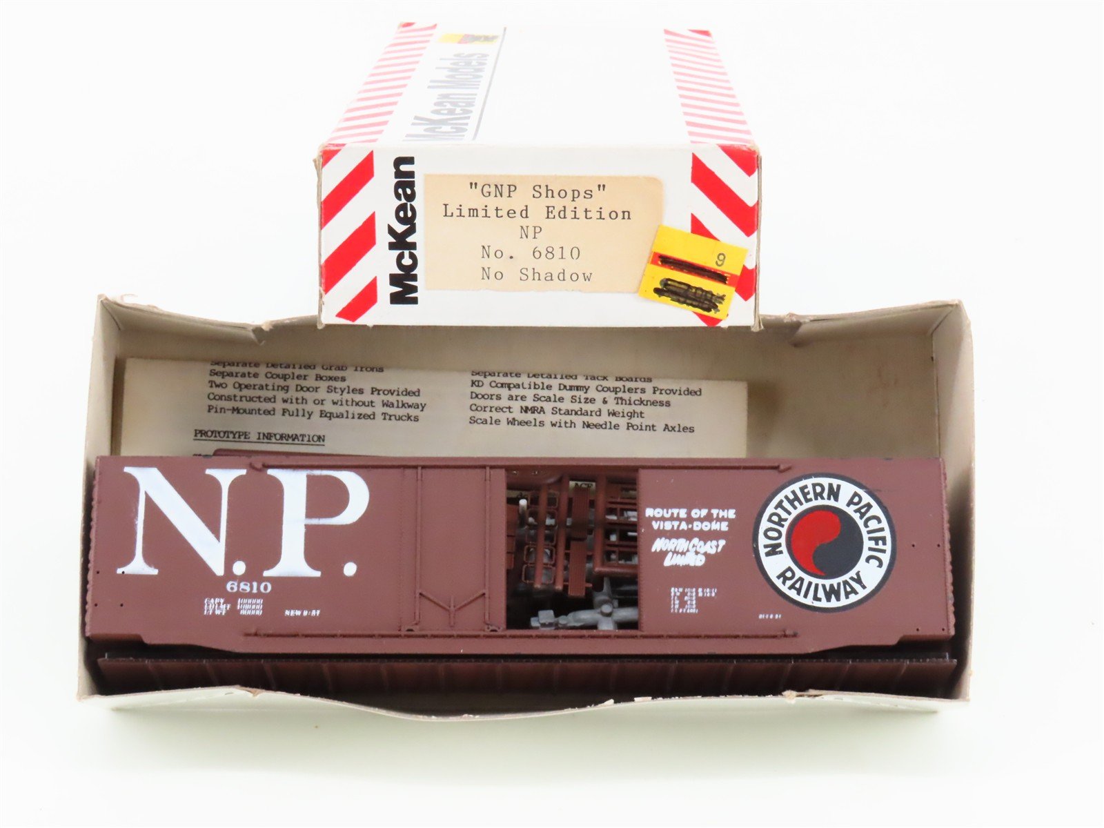 HO Scale McKean Models Kit NP Northern Pacific Combination Door Box Car #6810