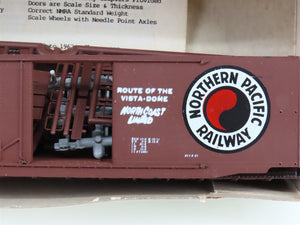HO Scale McKean Models Kit NP Northern Pacific Combination Door Box Car #6810