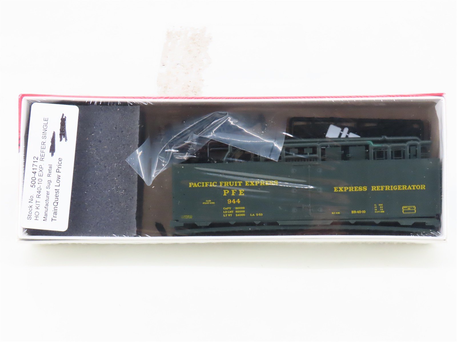 HO InterMountain Kit 500-41712P-C PFE Pacific Fruit Express Reefer #944 - Sealed