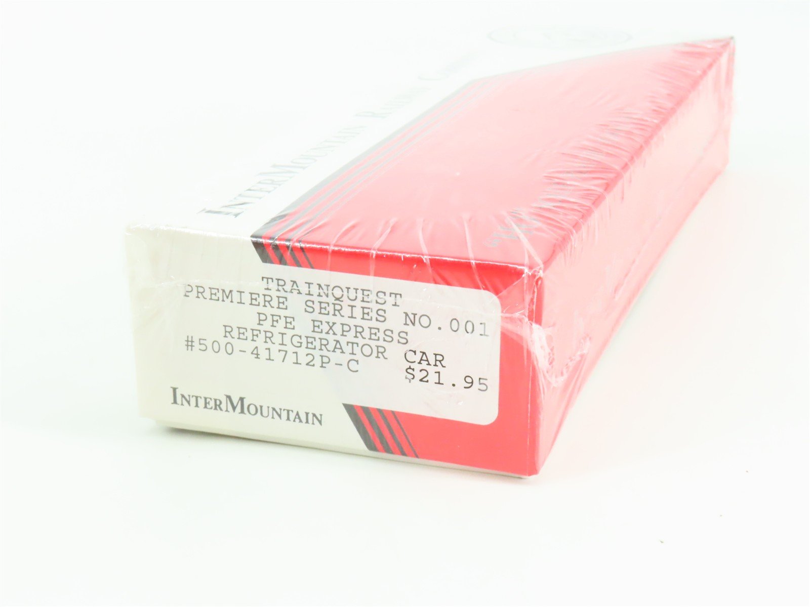 HO InterMountain Kit 500-41712P-C PFE Pacific Fruit Express Reefer #944 - Sealed