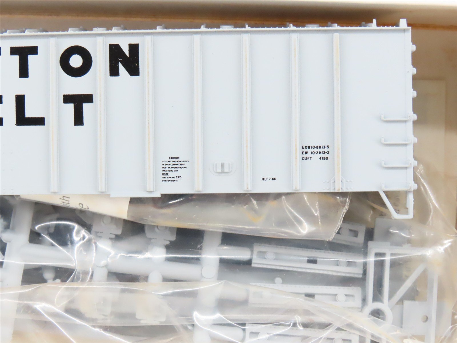 HO Scale Walthers Kit 932-3674 SSW Cotton Belt 50' Airslide Hopper #79790