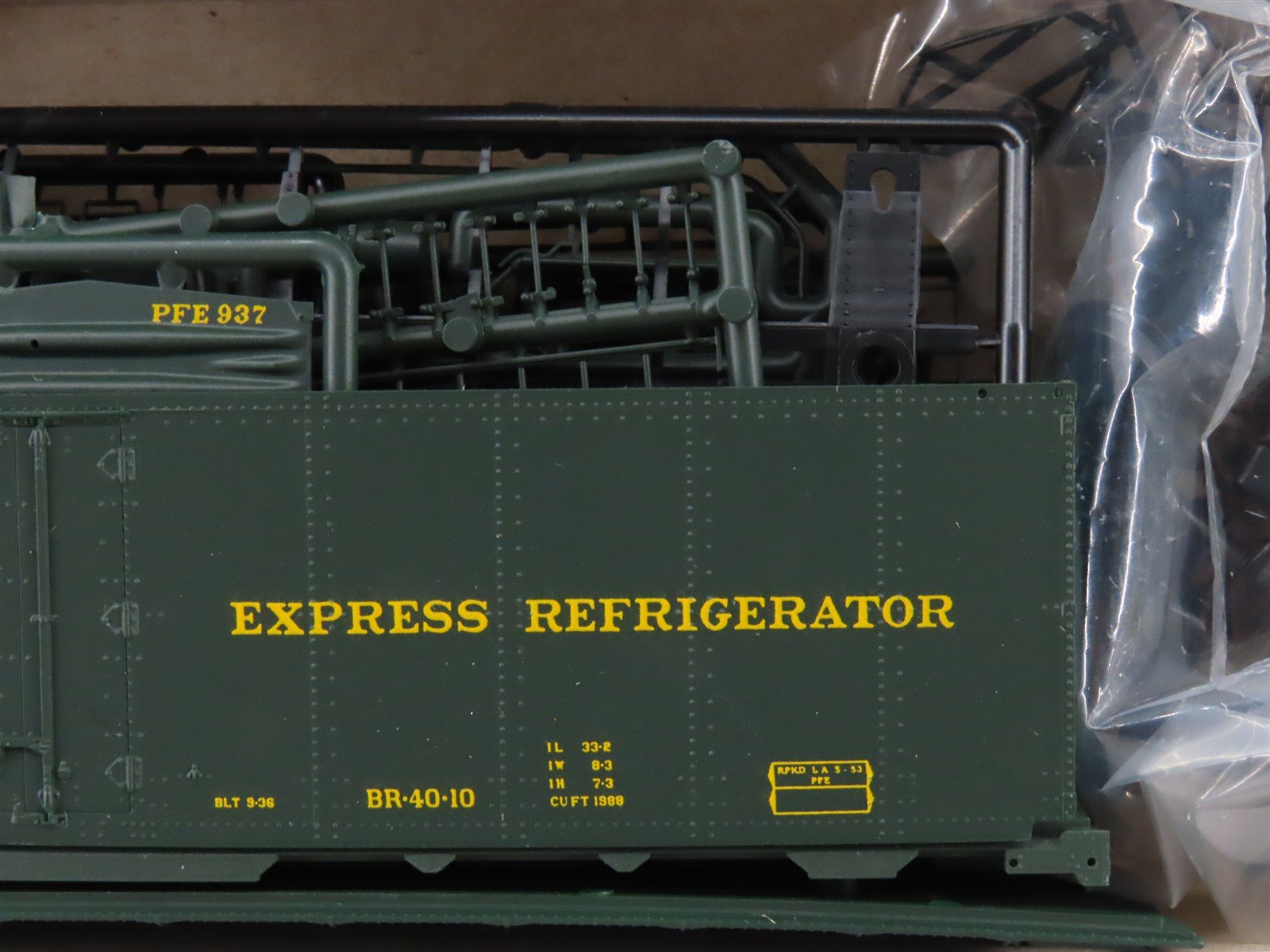 HO Scale InterMountain Kit 500-41712P-A PFE Pacific Fruit Express Reefer #937