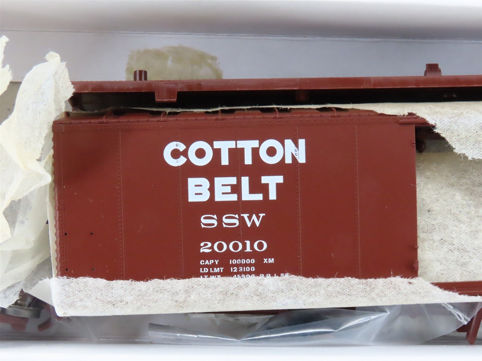 HO Scale PROTO 2000 Kit 21498 SSW Cotton Belt 50' Single Door Box Car #20010