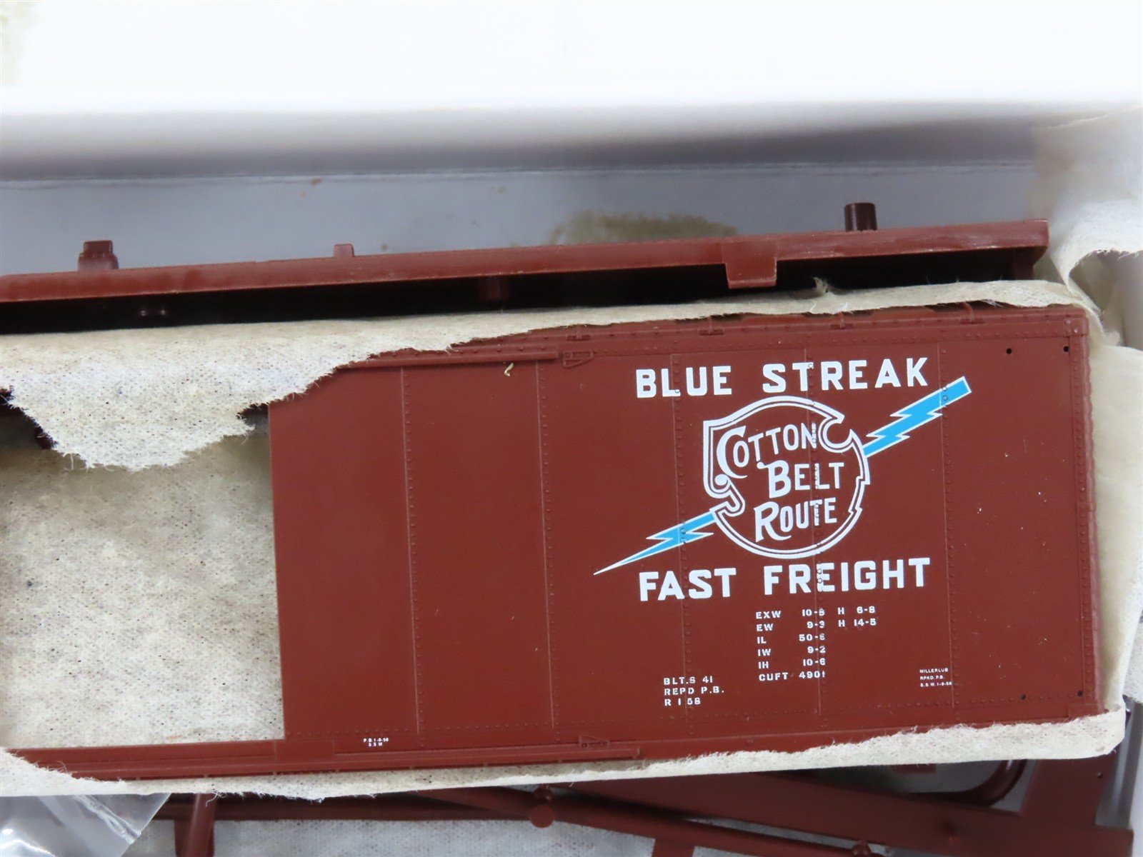 HO Scale PROTO 2000 Kit 21498 SSW Cotton Belt 50' Single Door Box Car #20010