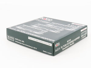HO Scale KATO Kit 38-0112 SP Southern Pacific 2-Bay Covered Hoppers 3-Pack