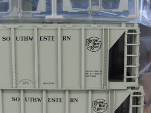 HO Scale KATO Kit 38-0103 SSW Cotton Belt Route 2-Bay Covered Hoppers 3-Pack