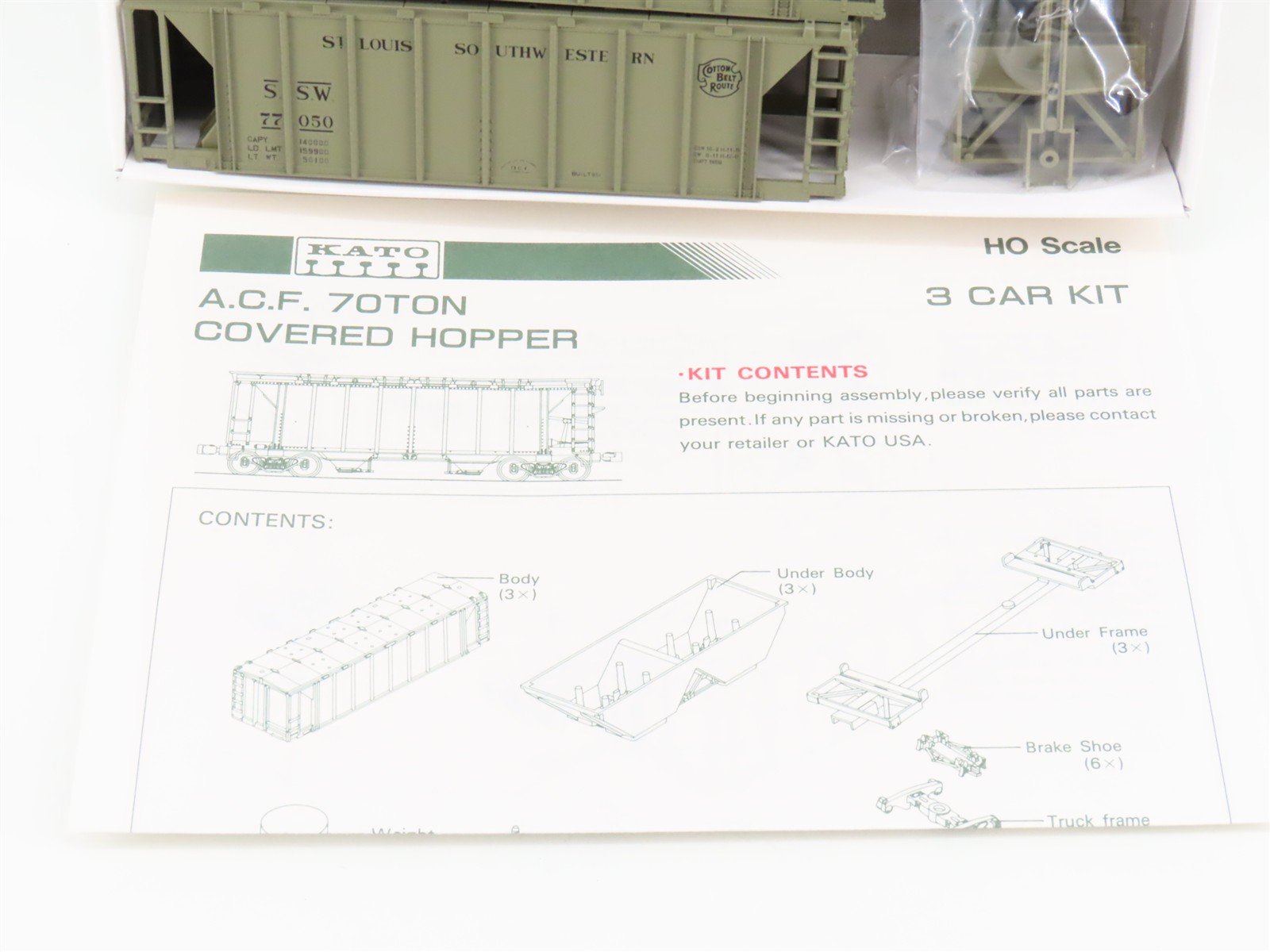 HO Scale KATO Kit 38-0103 SSW Cotton Belt Route 2-Bay Covered Hoppers 3-Pack