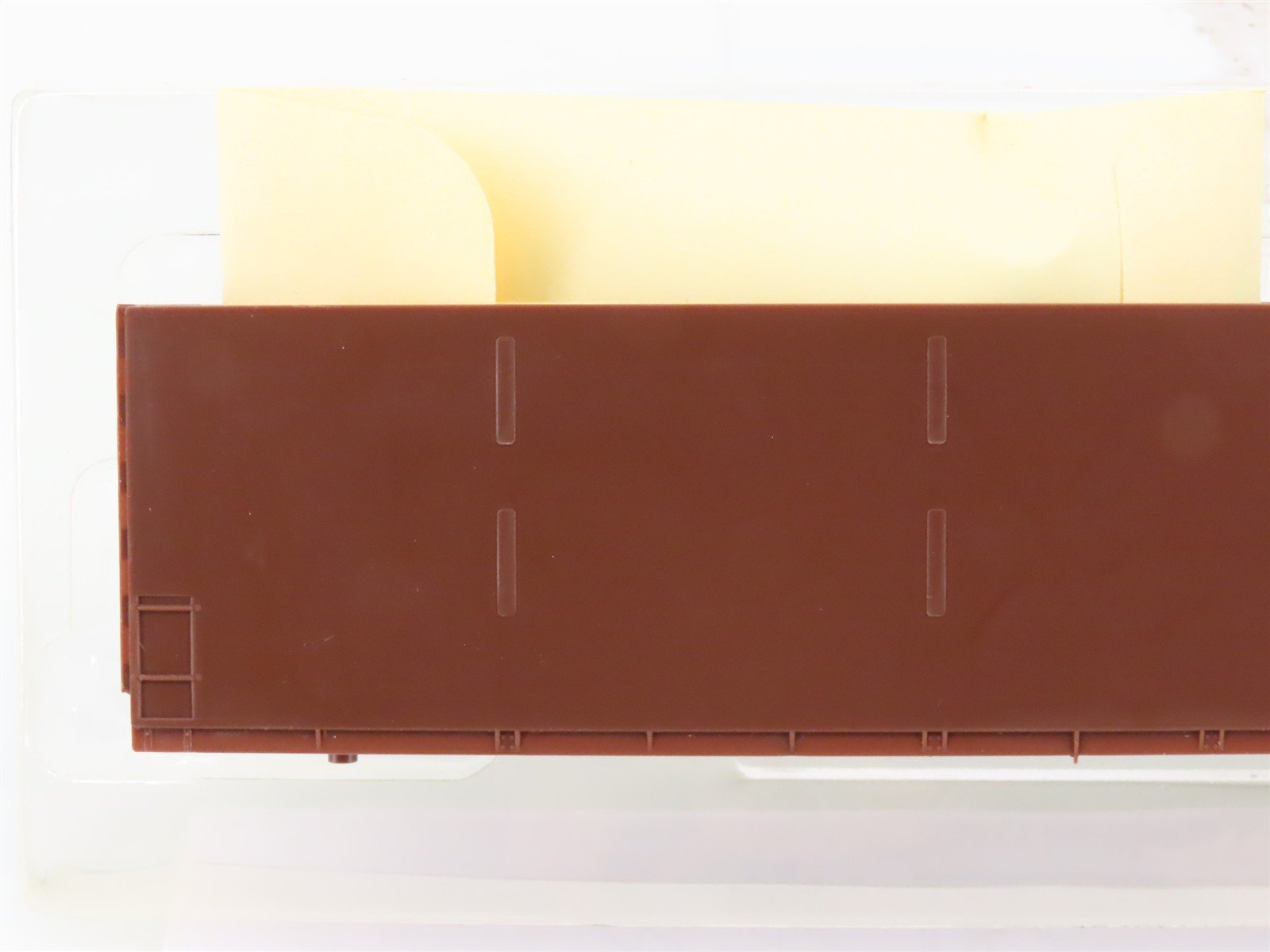 HO Scale E&C Shops Kit 0105 Undecorated 62' Woodchip Smooth Side Hopper