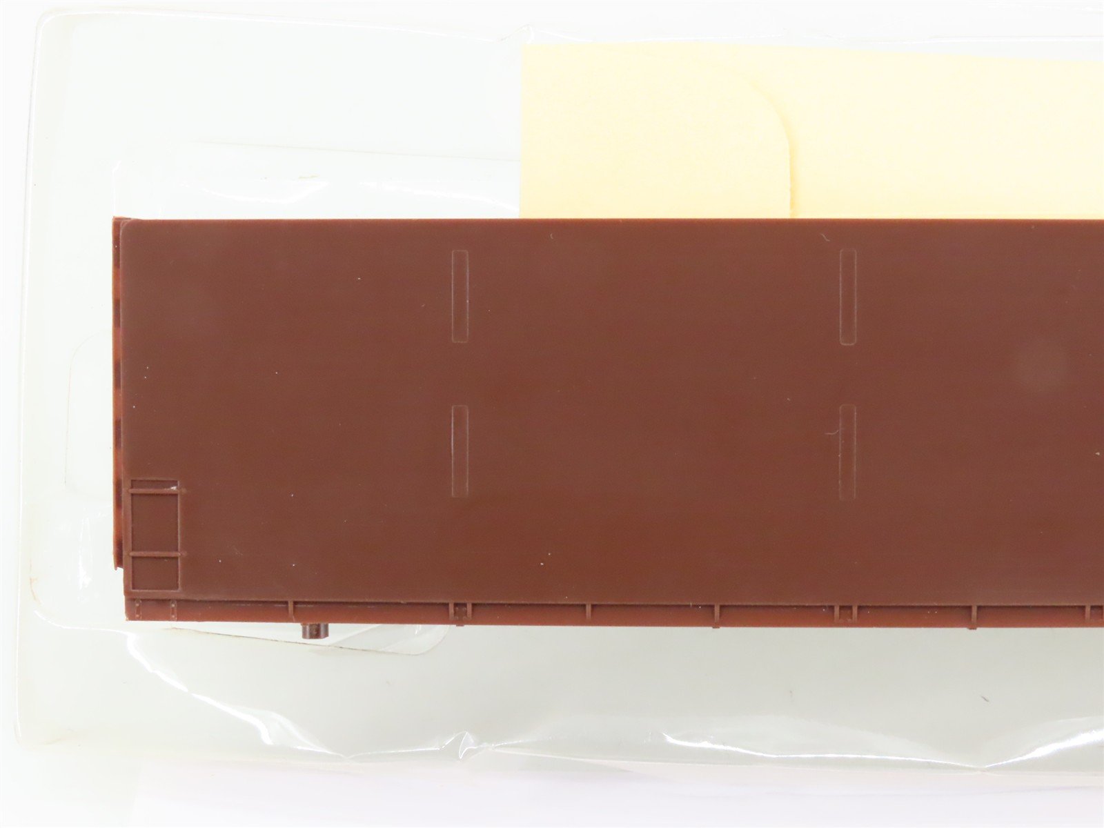 HO Scale E&C Shops Kit 0105 Undecorated 62' Woodchip Smooth Side Hopper