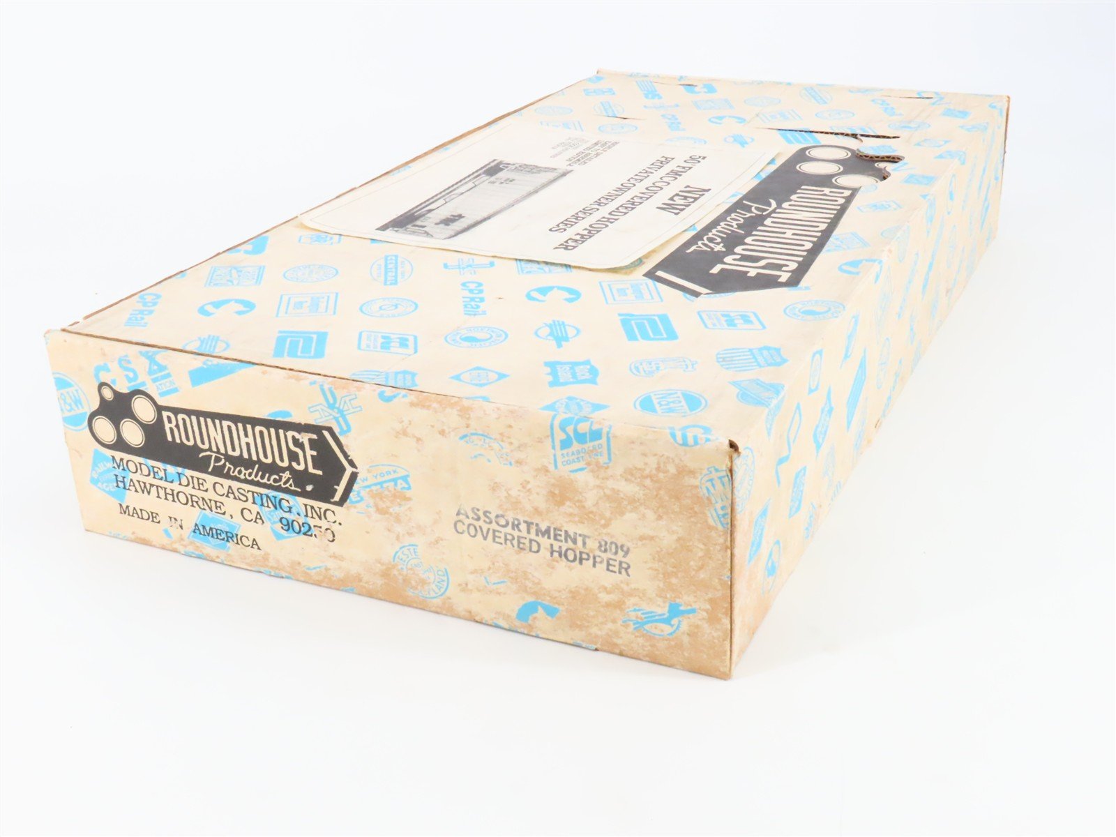HO Roundhouse Kit 809 NAHX/COOK/XTRA/PROCOR 50' Covered 3-Bay Hoppers 12-Pack