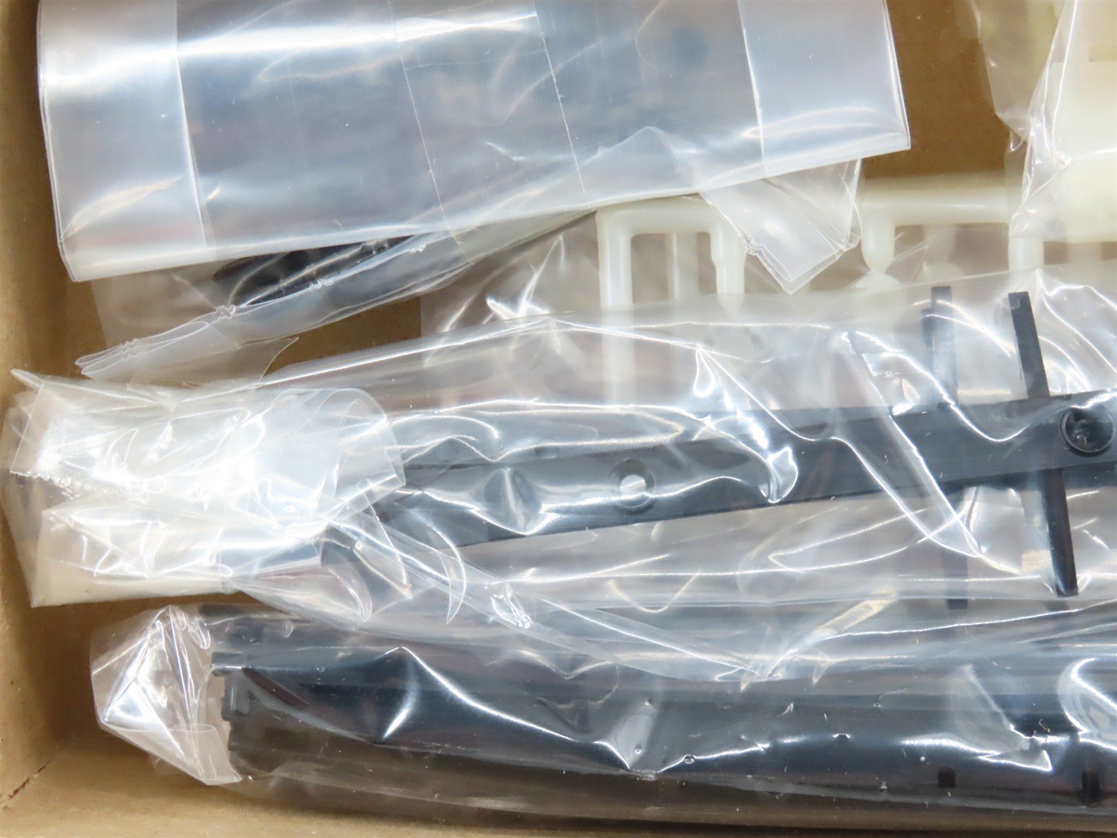 HO Scale Athearn Kit 5560 Undecorated Impack Articulated Piggyback Cars 3-Pack