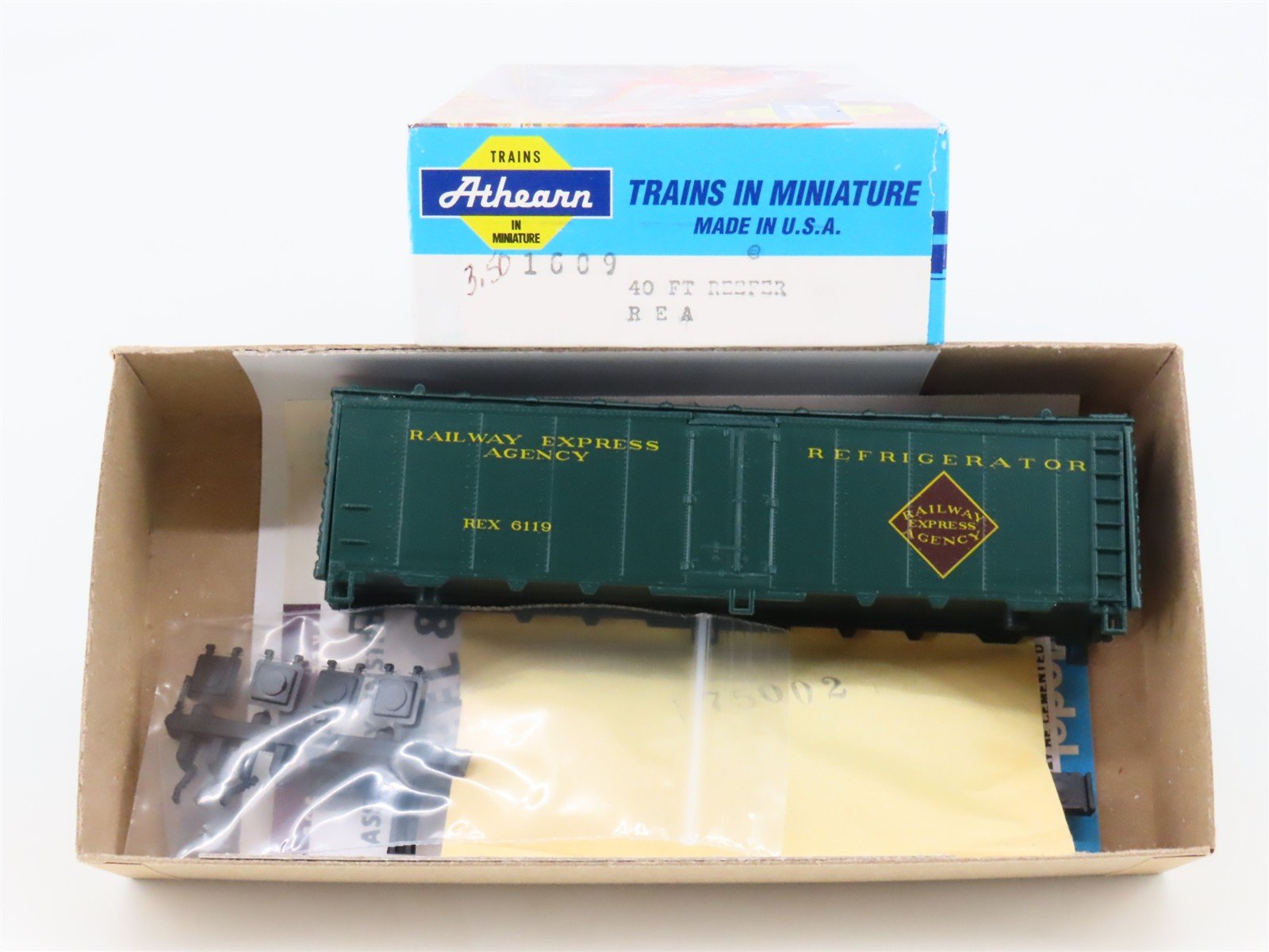 HO Scale Athearn Kit 1609 REX Railway Express Agency 40' Reefer #6119