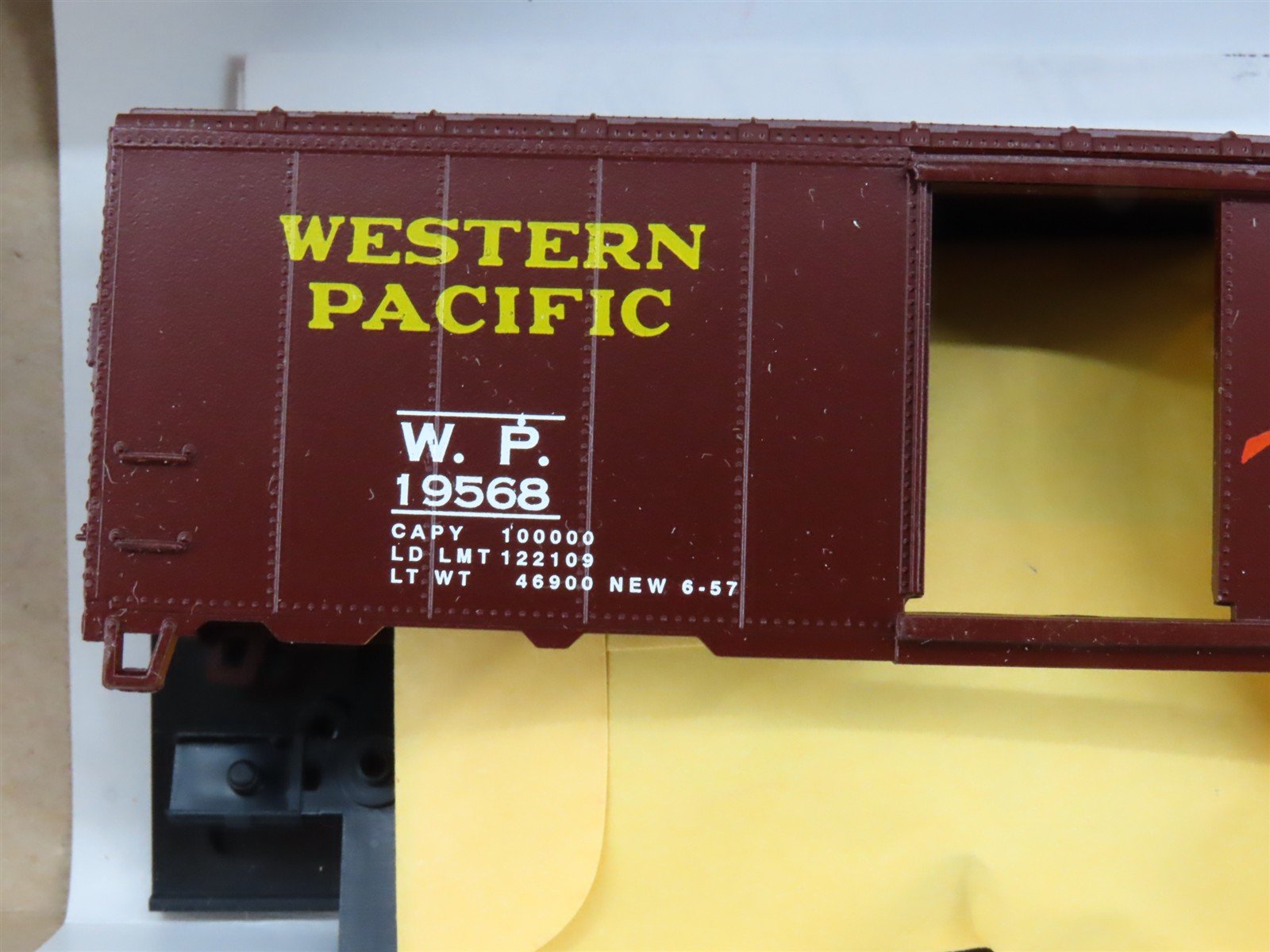 HO Athearn Bev-Bel Kit 1115-2 WP Western Pacific Feather 40' Box Car #19568