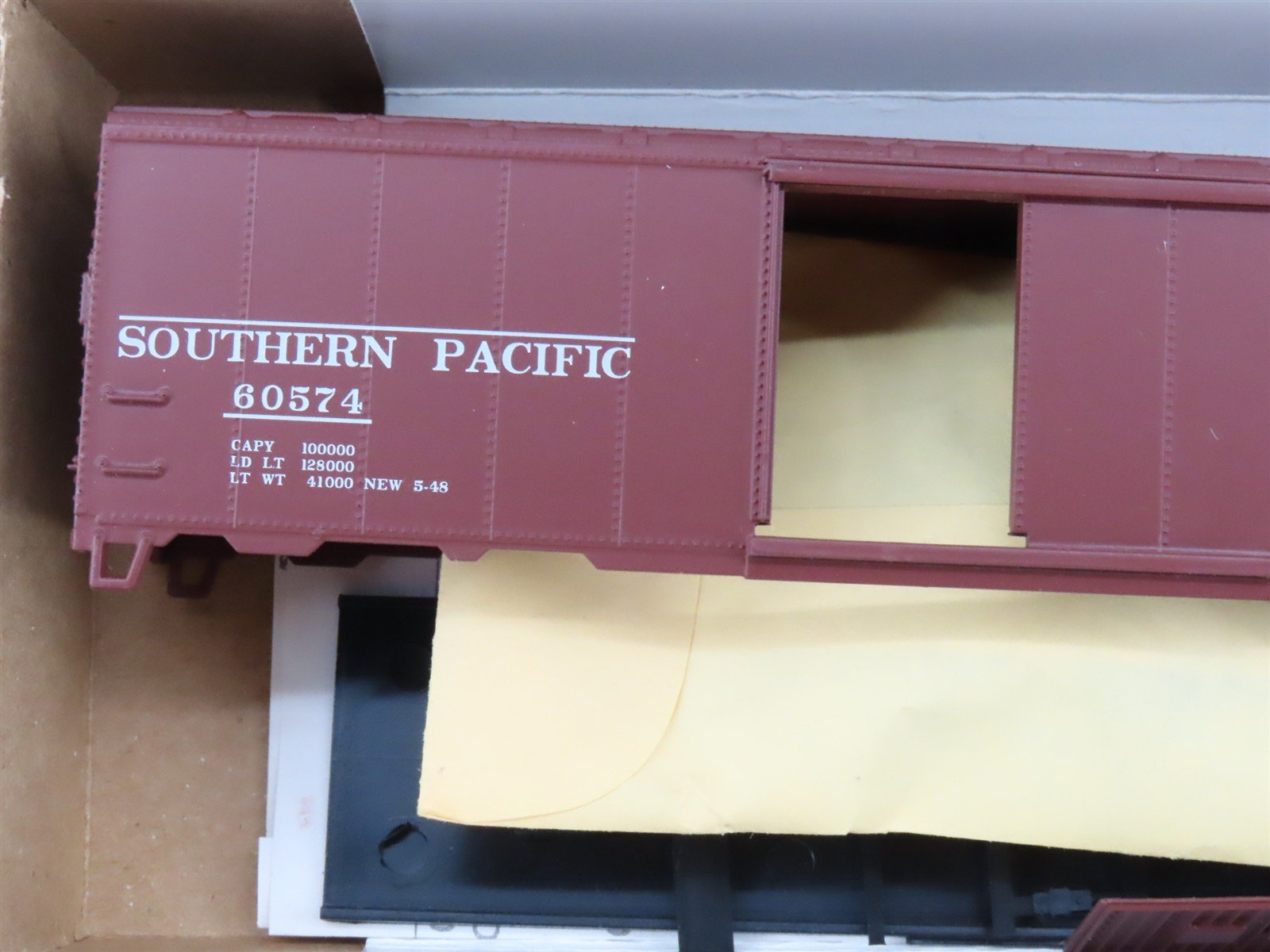 HO Scale Athearn Kit 5011 SP Southern Pacific 40' Single Door Box Car #60574