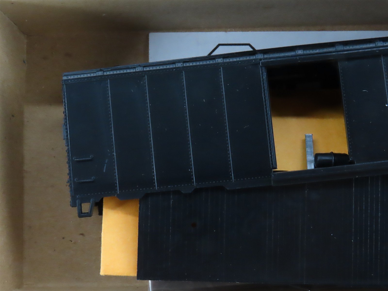 HO Scale Athearn Kit 1200 Undecorated 40' Single Door Box Car