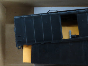 HO Scale Athearn Kit 1200 Undecorated 40' Single Door Box Car