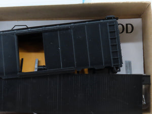 HO Scale Athearn Kit 1200 Undecorated 40' Single Door Box Car