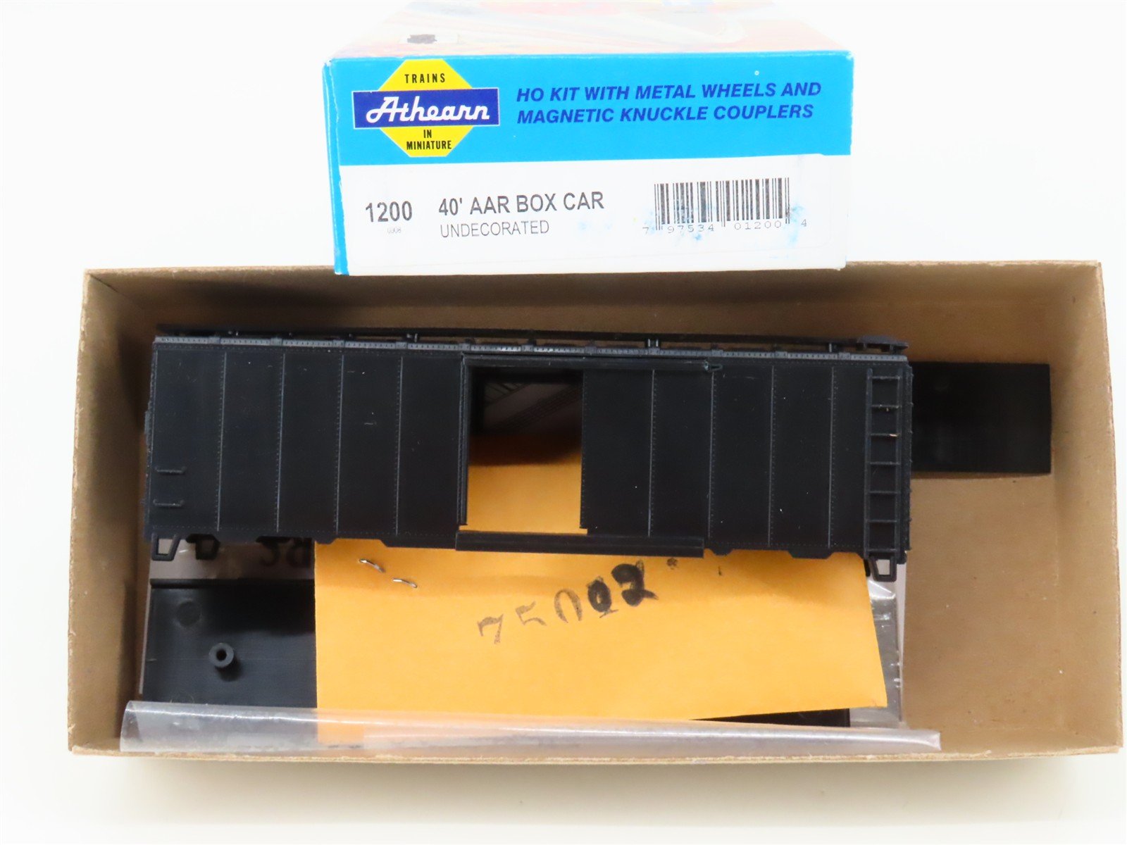 HO Scale Athearn Kit 1200 Undecorated 40' Single Door Box Car
