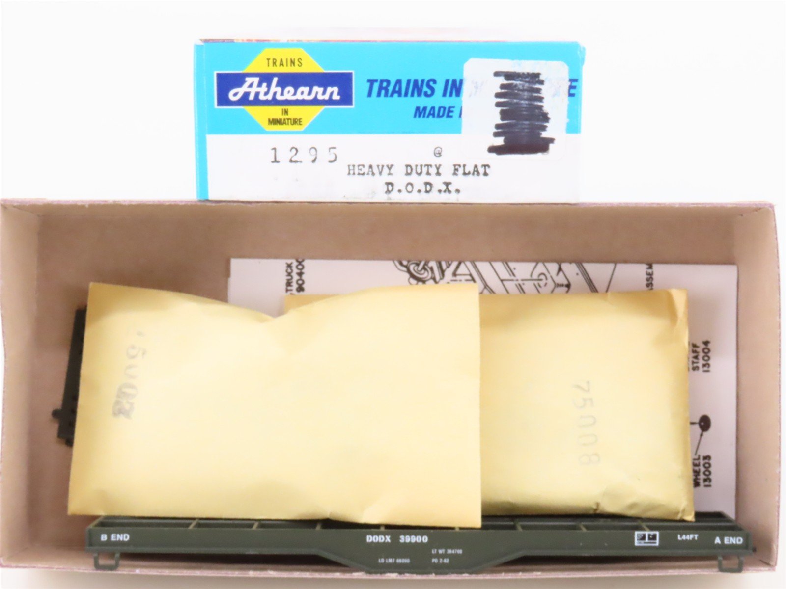 HO Scale Athearn Kit 1295 DODX Department of Defense Heavy Duty Flat Car #39900