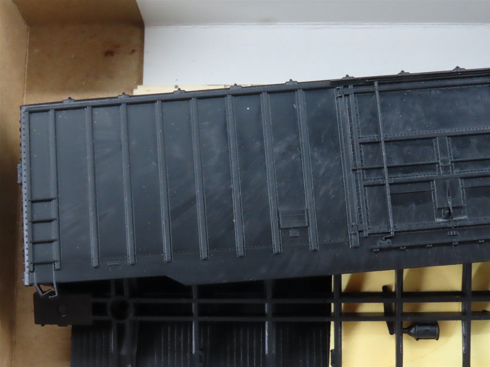 HO Scale Athearn Kit 1336 Undecorated 50' Outside Braced Box Car