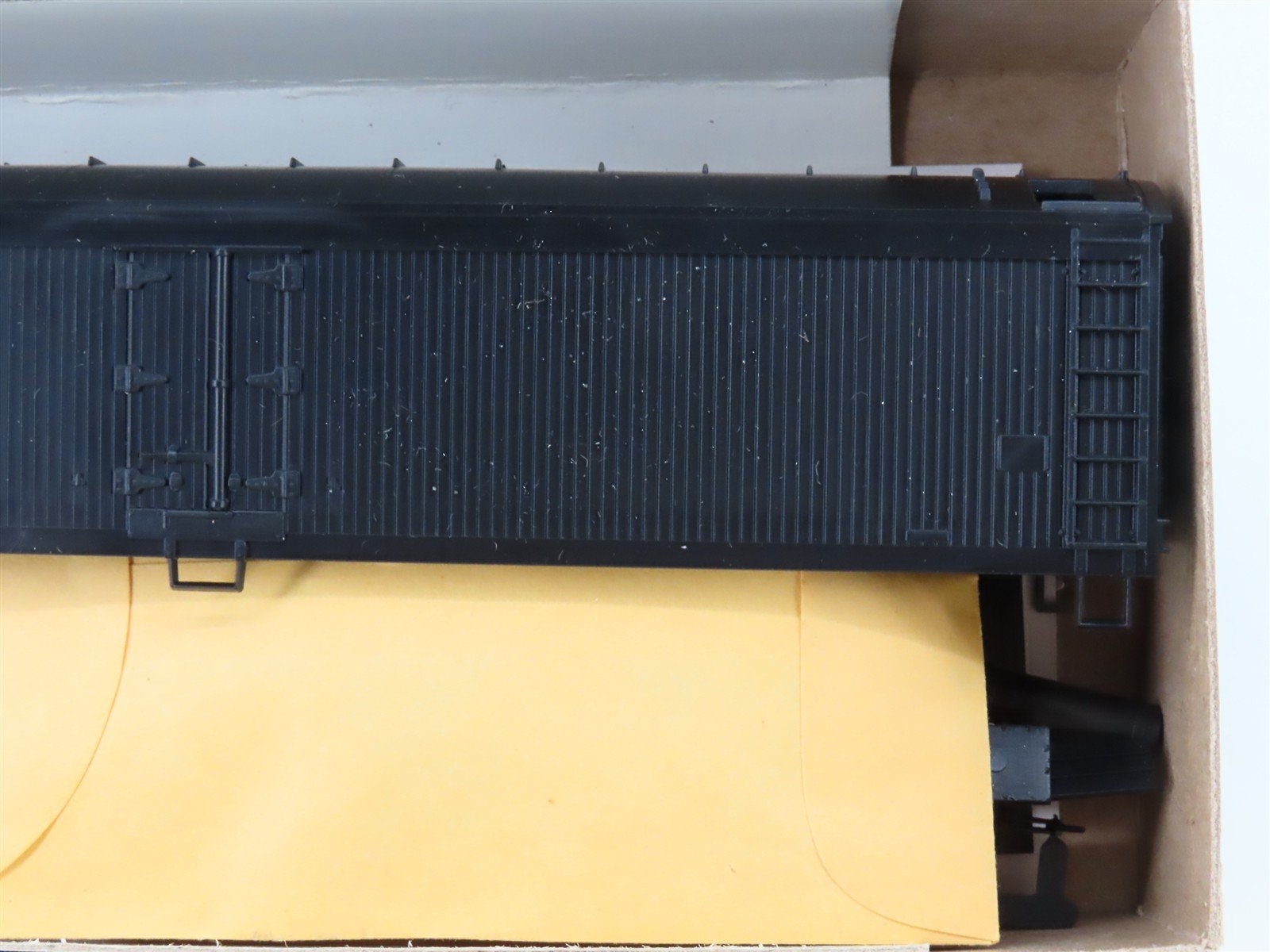 HO Scale Athearn Kit 5330 Undecorated 50' Express Reefer