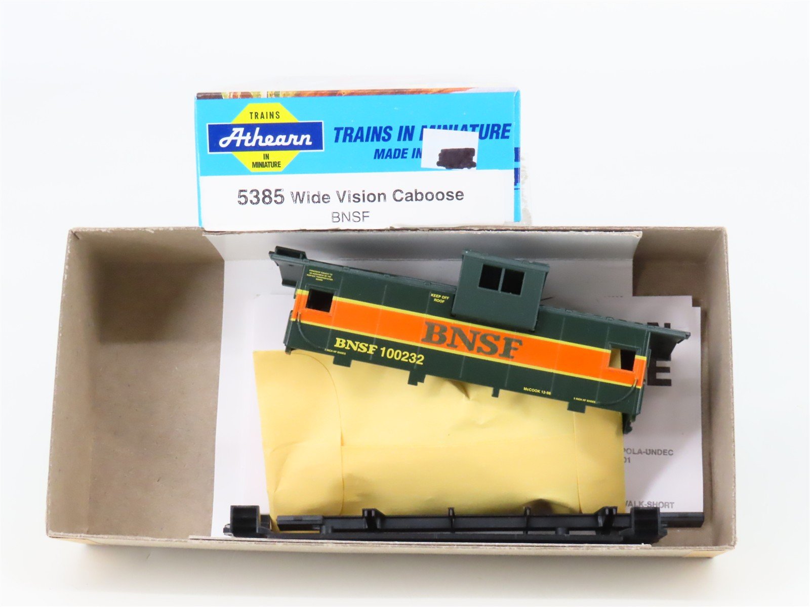 HO Athearn Kit 5385 BNSF Burlington Northern Santa Fe Wide Vision Caboose 100232