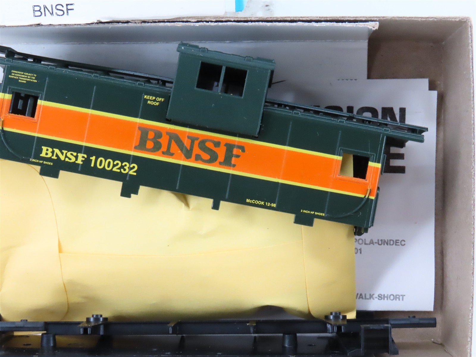 HO Athearn Kit 5385 BNSF Burlington Northern Santa Fe Wide Vision Caboose 100232