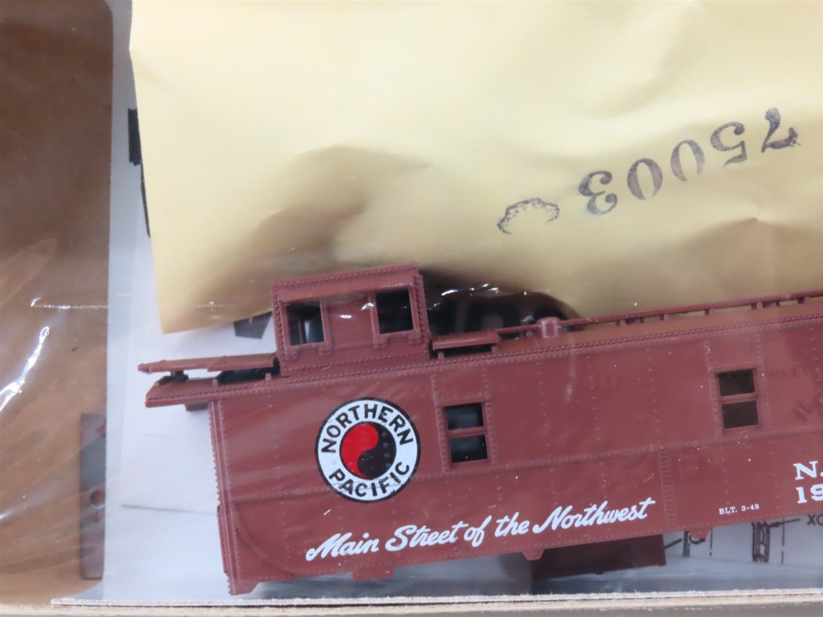 HO Scale Athearn Kit 1266 NP Northern Pacific Cupola Caboose #1997 - Sealed