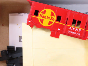 HO Scale Athearn Kit 1286 ATSF Santa Fe Railroad Bay Window Caboose #999973